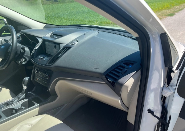 Ford Escape cena 52800 przebieg: 126000, rok produkcji 2017 z Knurów małe 781